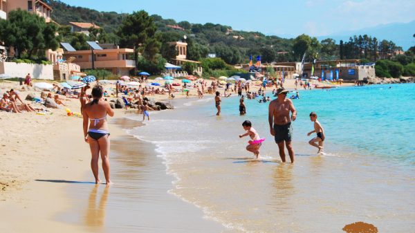 Plage a 1 minutue de l'Oriente Camping