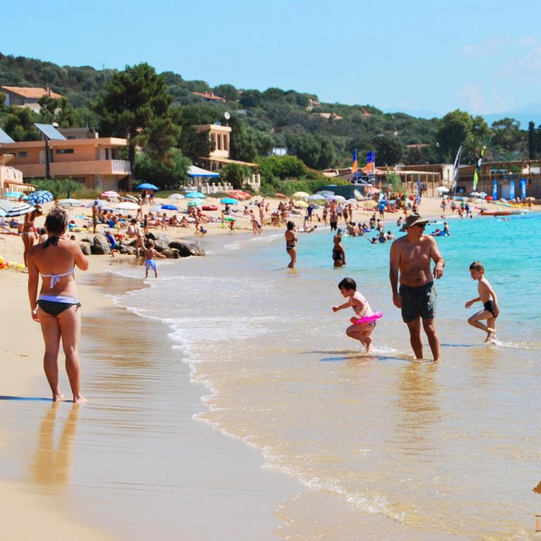 La plage de porto pollo Plage a 1 minutue de l'Oriente Camping